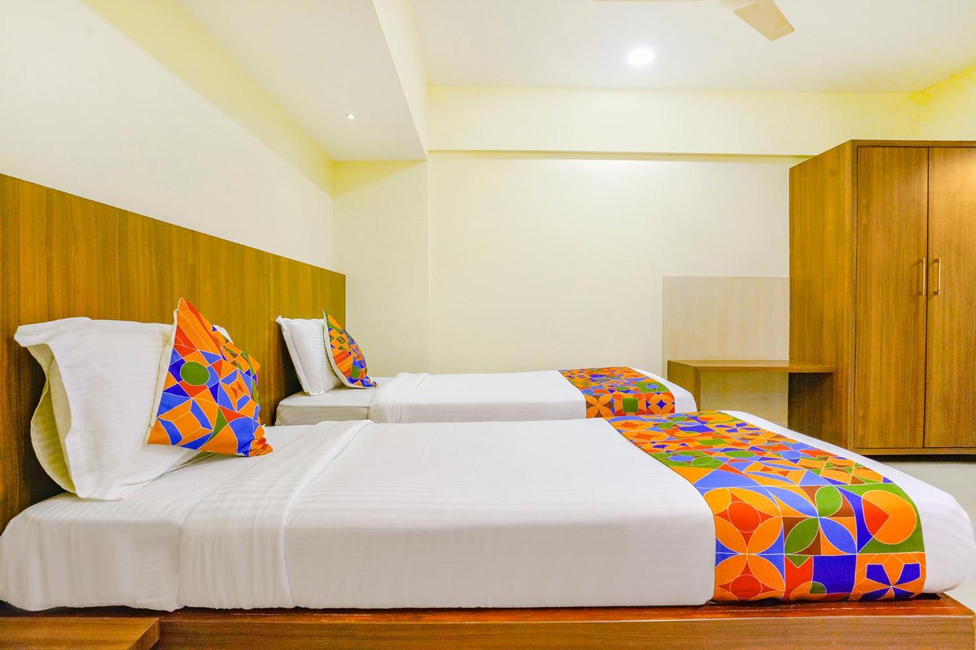 Fabexpress Kuber - Nr Apmc Vashi, Navi Hotel 3*