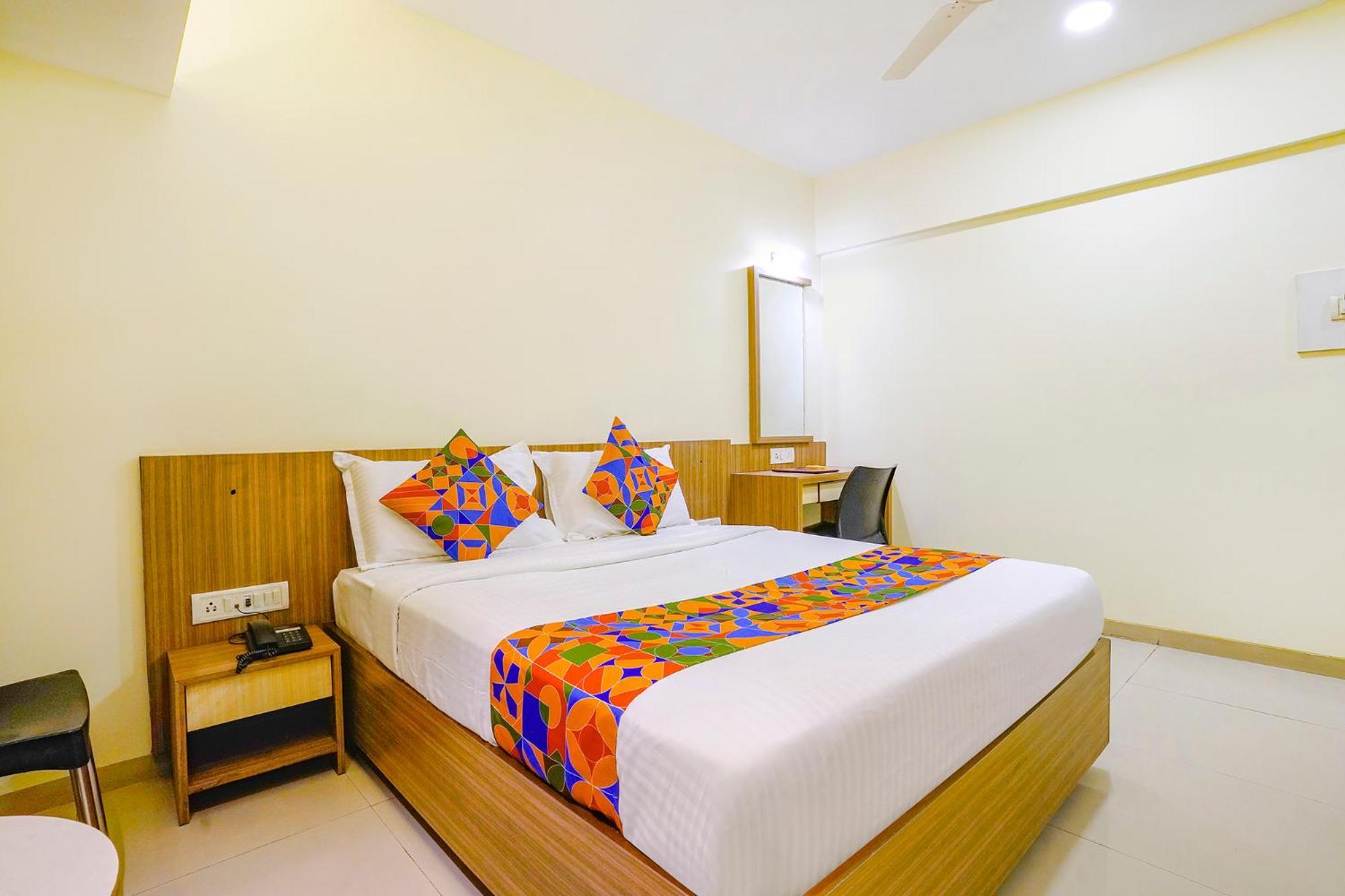 Fabexpress Kuber - Nr Apmc Vashi, Navi Hotel