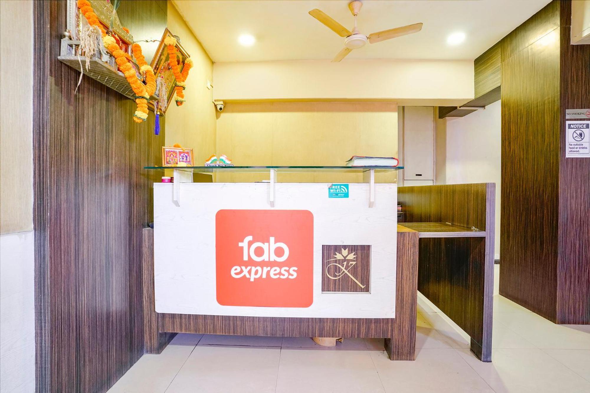Fabexpress Kuber - Nr Apmc Vashi, Navi Hotel 3*