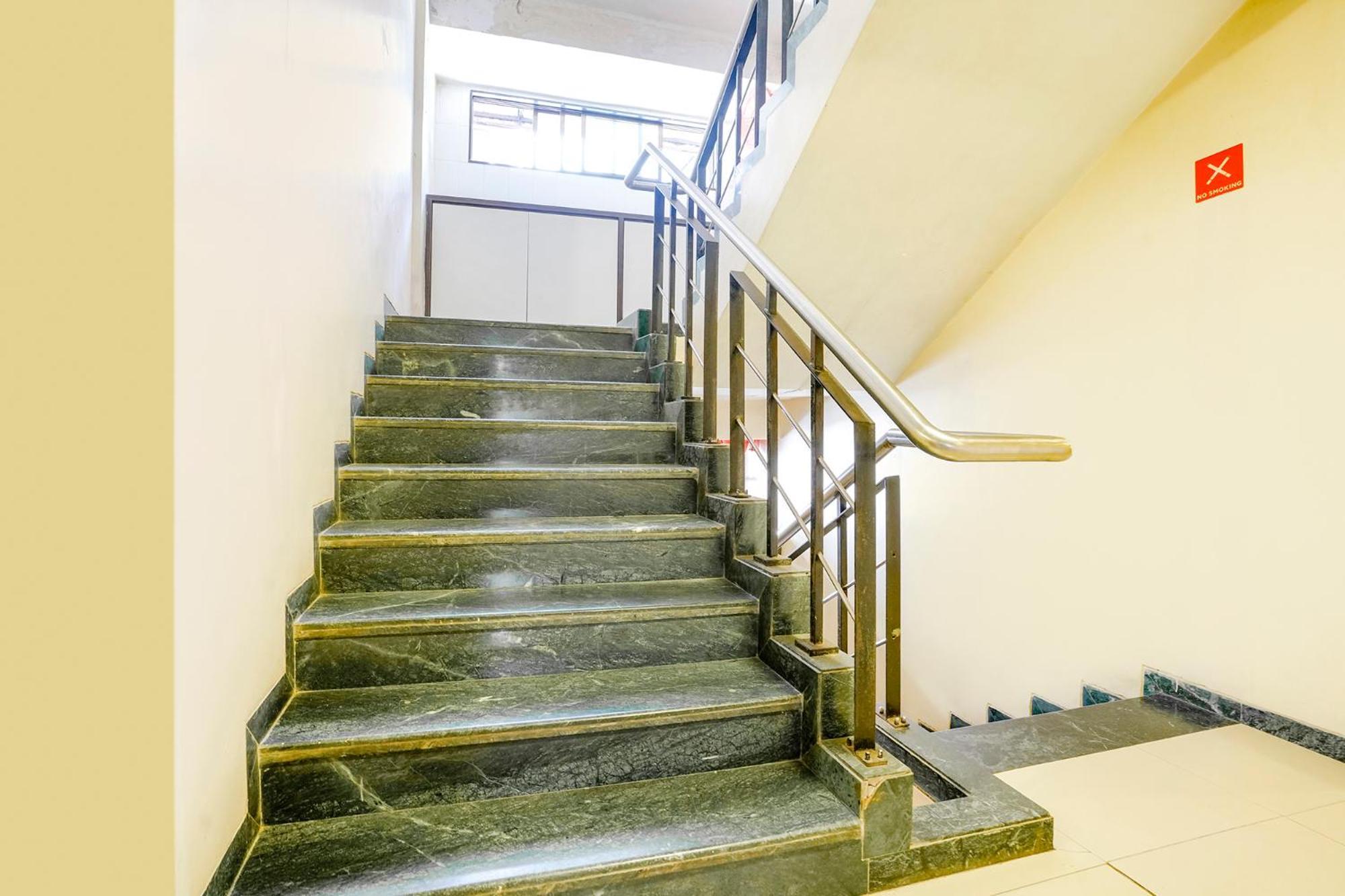 Hotel Fabexpress Kuber - Nr Apmc Vashi, Navi 3*