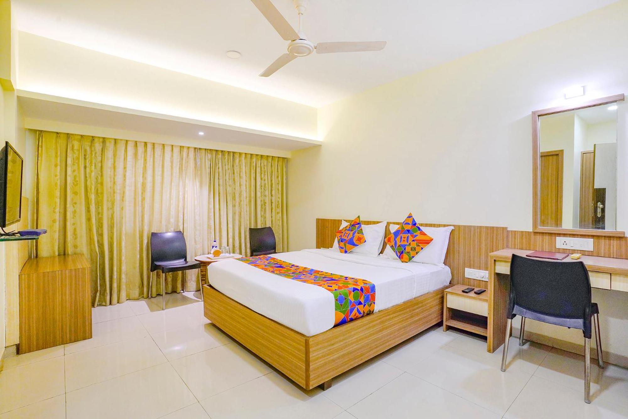 Hotel Fabexpress Kuber - Nr Apmc Vashi, Navi Mumbai