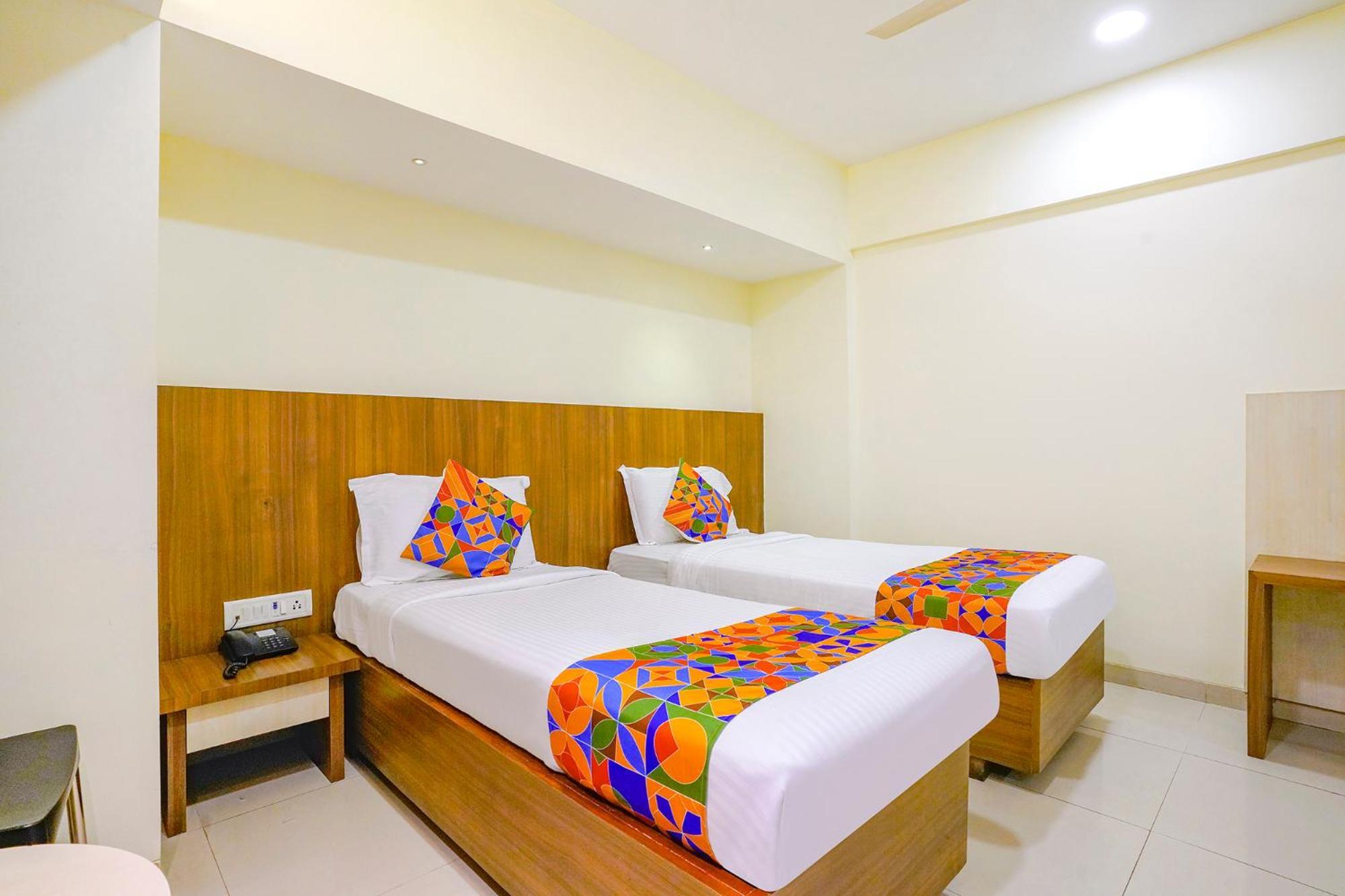 Hotel Fabexpress Kuber - Nr Apmc Vashi, Navi